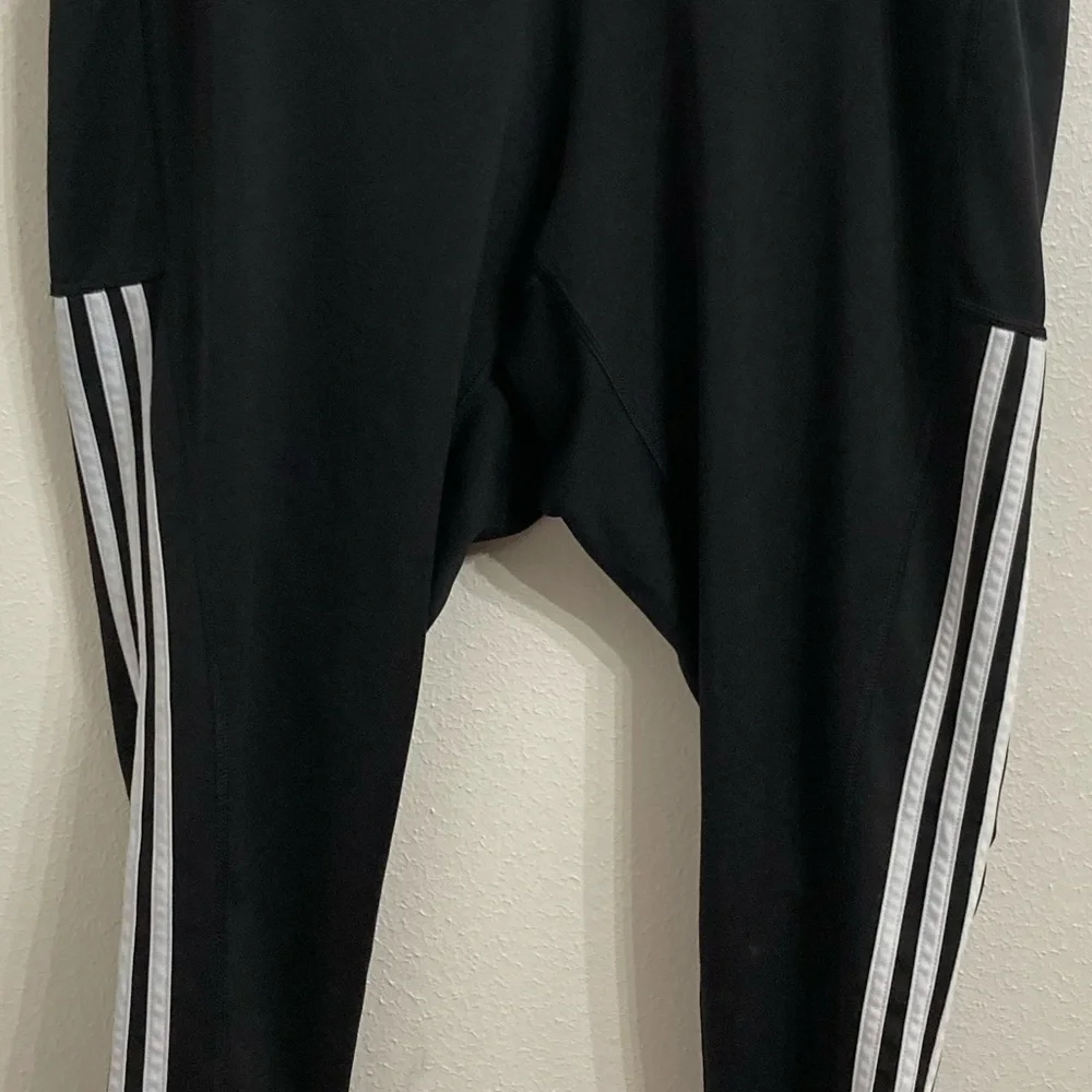 EUC Adidas Aeroready Black Athletic Leggings with White Stripes Size: 2X - Picture 9 of 11